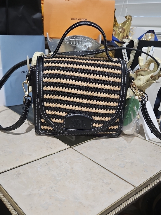 Steve Madden Handbags - 🎄NWT! Steve Madden Woven Top Handle Crossbody Bag in Black & Tan!